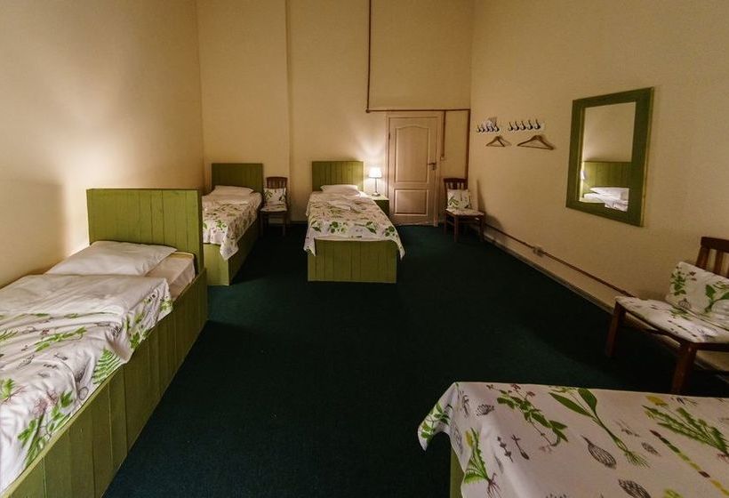 Hotel Croissant Bakery And 6