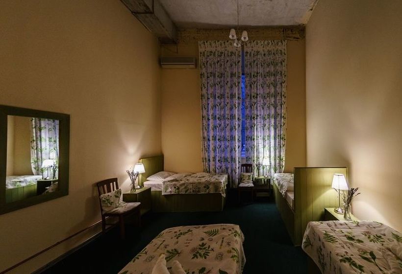 Hotel Croissant Bakery And 8