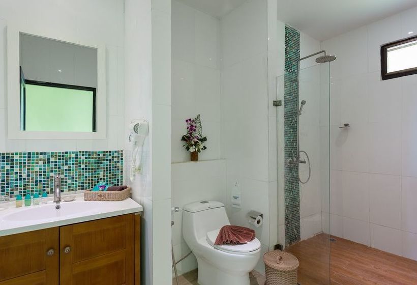 Hotel Phi Phi Long Beach Resort & Villa 11