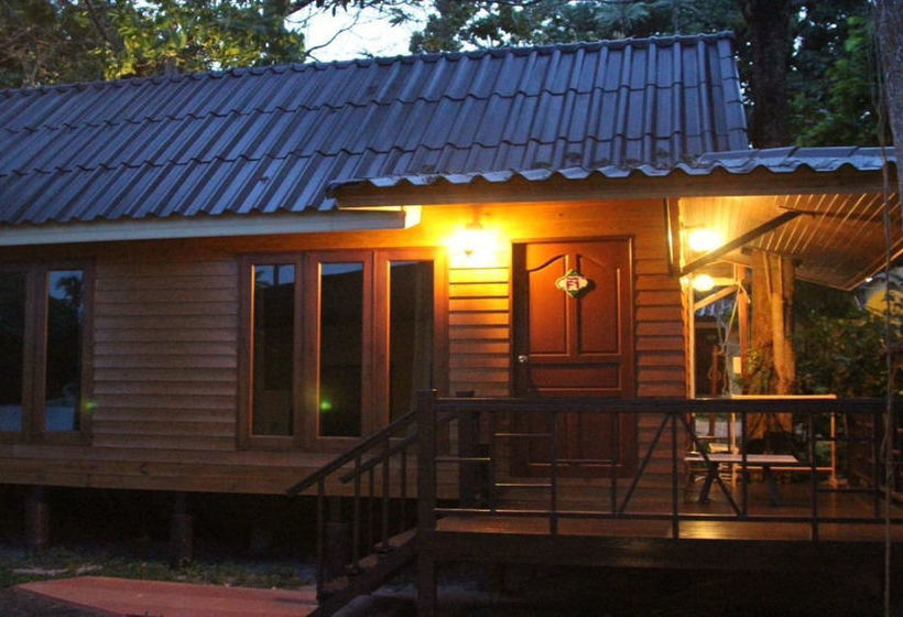 Hotel Poohbar Resort & Lotusdive 18