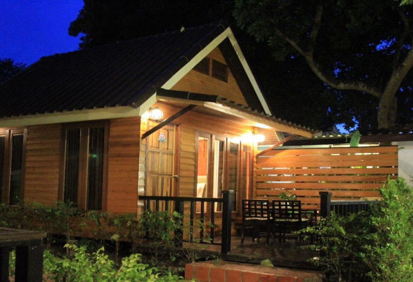 Hotel Poohbar Resort & Lotusdive 4