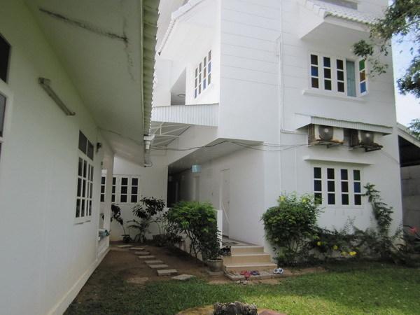 Hostel Na Na Chart Phuket 9