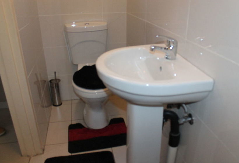 Pensión Miraton Guest Lodge 13