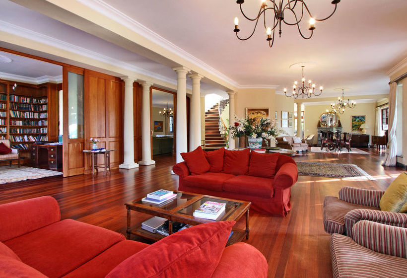 Pensão Ibis House 1