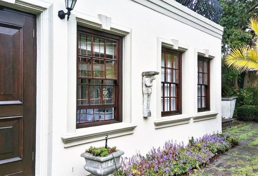 Pensão Ibis House 19