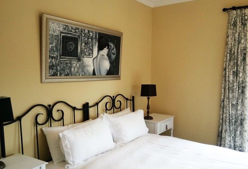 Pensão Ibis House 3