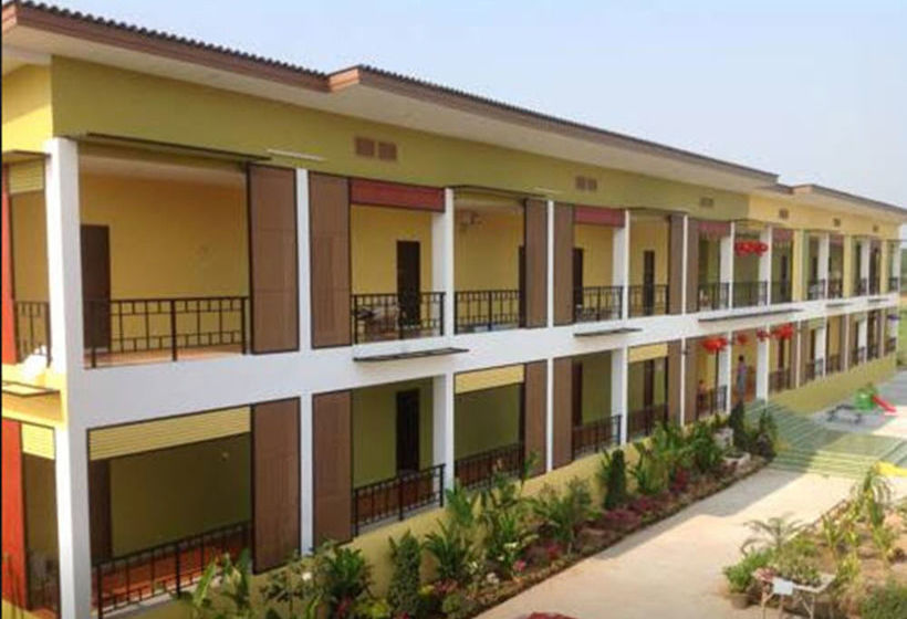 Hotel The Sales' Hub Lubdee