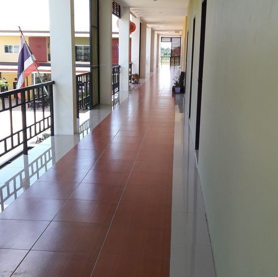 Hotel The Sales' Hub Lubdee 16