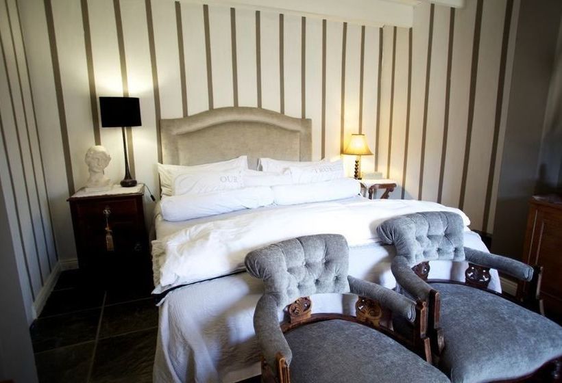 Waterhouse Guest Lodge In Waterkloof 19