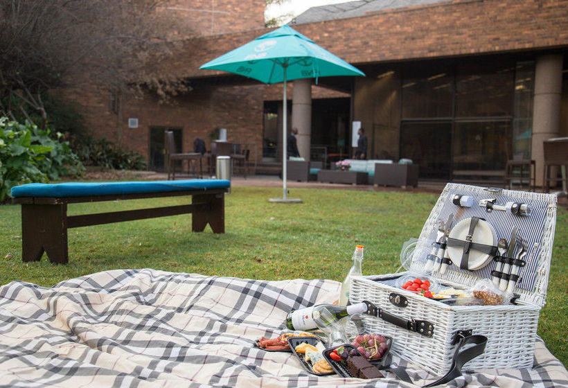 Hotel Fnb Conference Centre 9