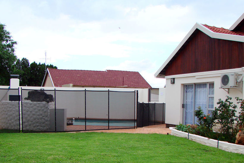 Pension 17 On 13th Guest House 11