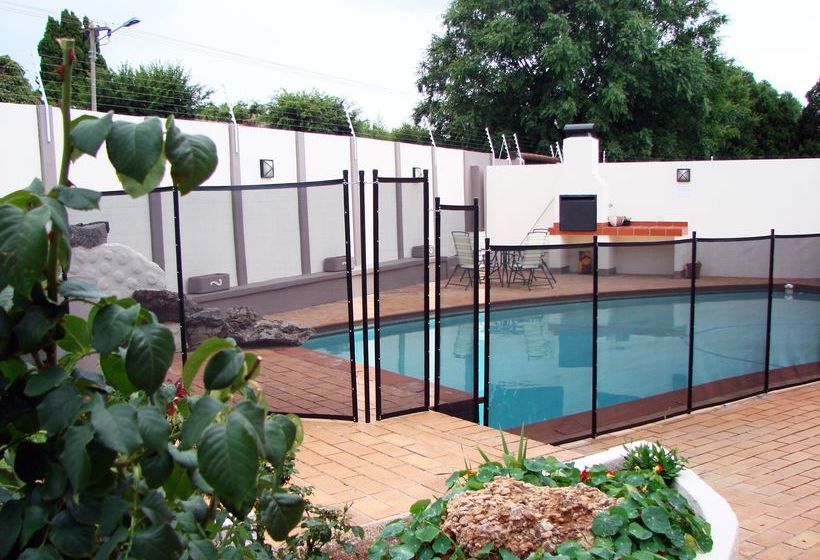 Pension 17 On 13th Guest House 13