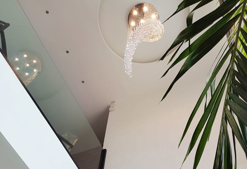 Hide Land Pattaya Luxurious Tropical Villa 1