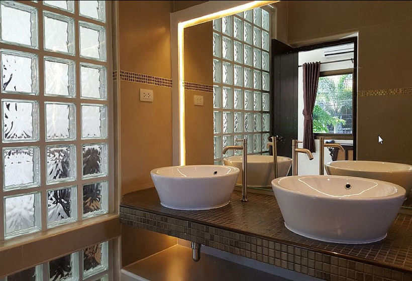 Hide Land Pattaya Luxurious Tropical Villa 10