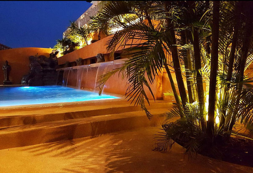 Hide Land Pattaya Luxurious Tropical Villa 12