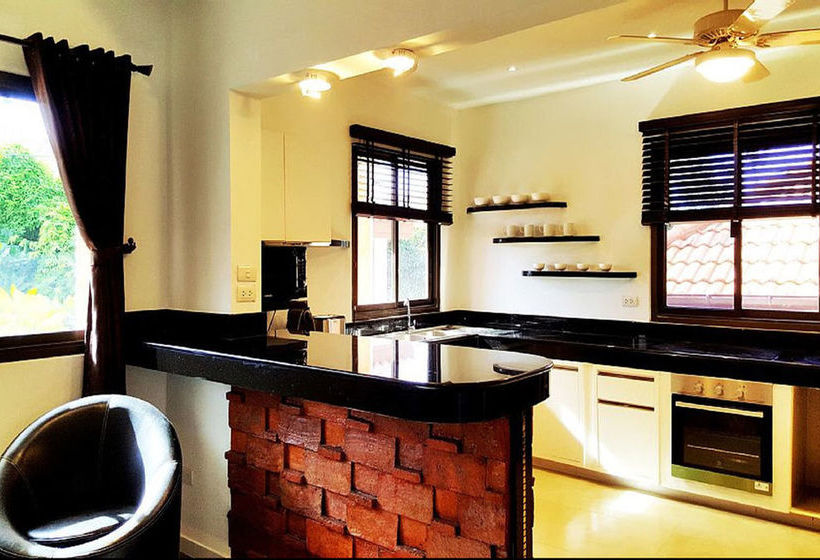 Hide Land Pattaya Luxurious Tropical Villa 5