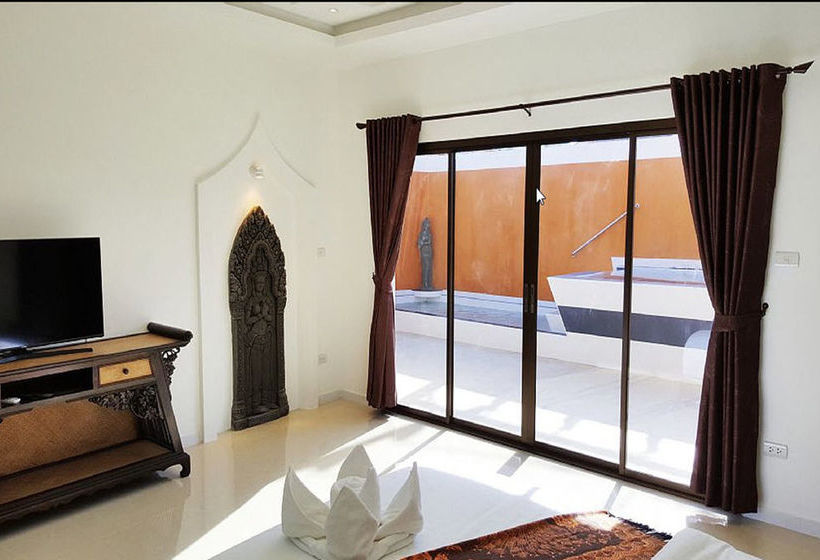 Hide Land Pattaya Luxurious Tropical Villa 7