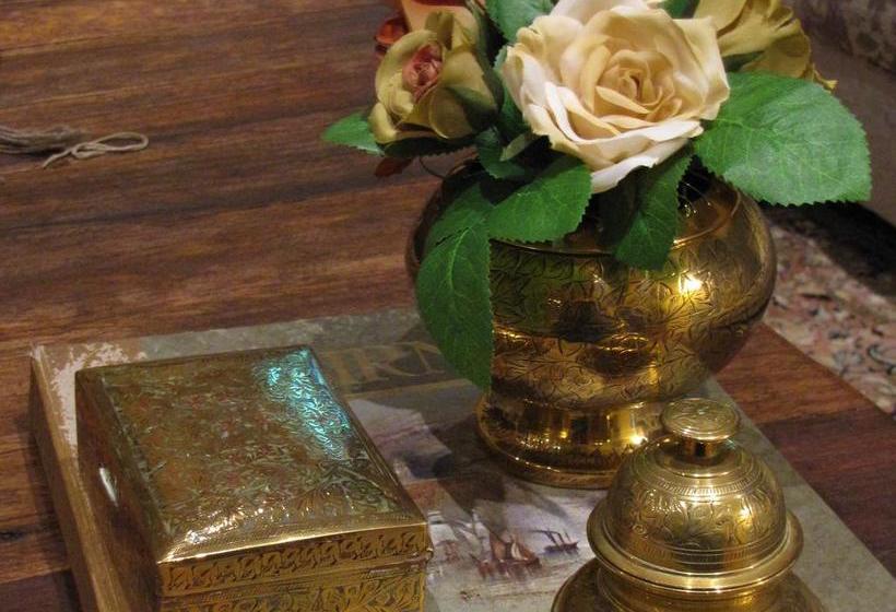 Bed and Breakfast Squirrels Corner 11