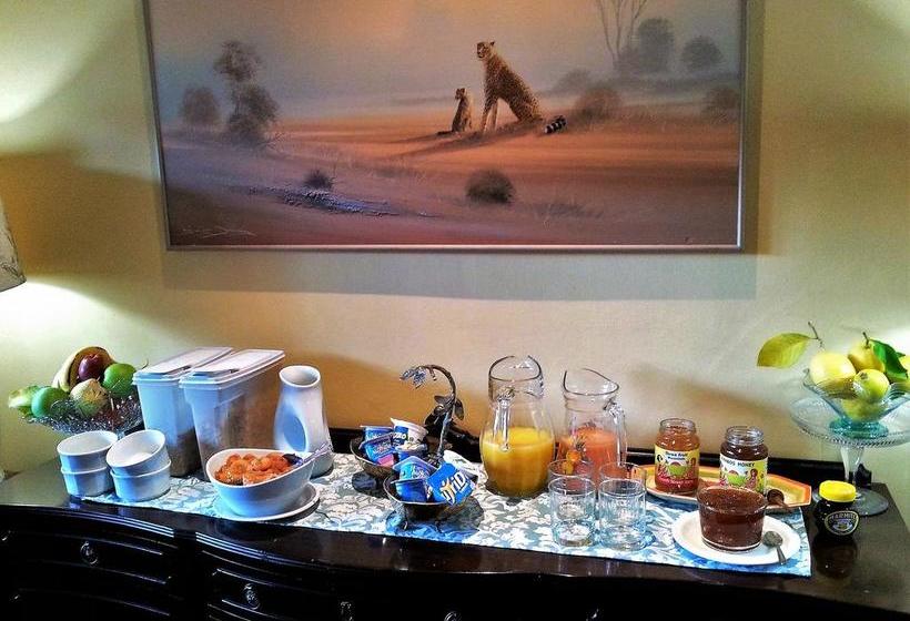 Bed and Breakfast Squirrels Corner 13