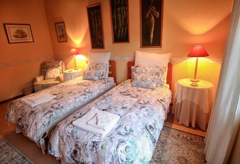 Bed and Breakfast Squirrels Corner 19