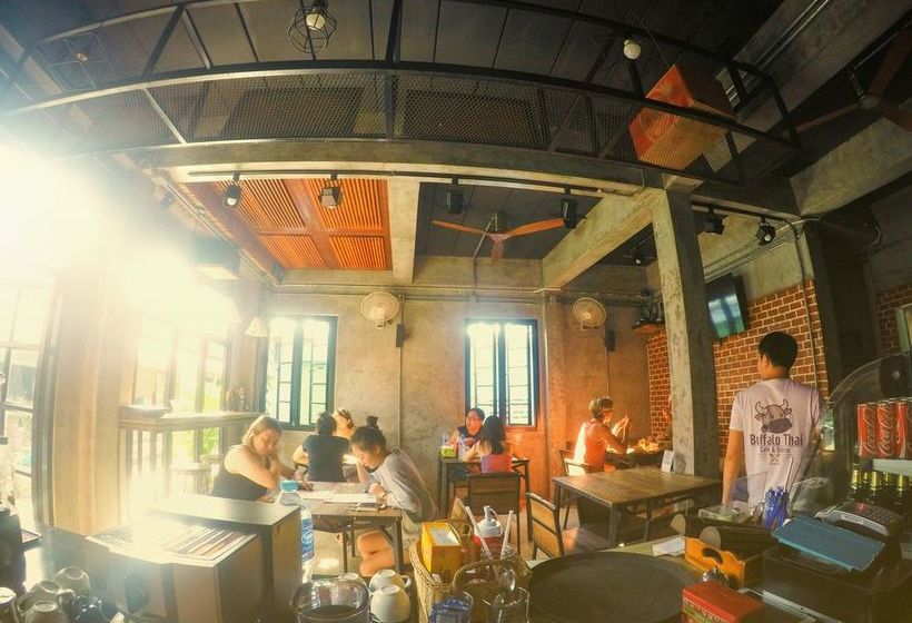 Pensión Buffalo Thai Cafe And Bistro