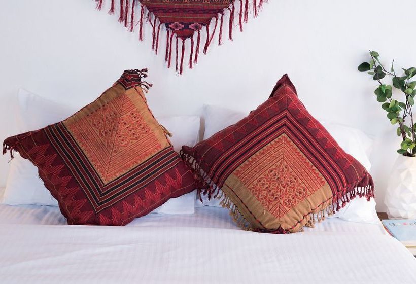 Pension Buffalo Thai Cafe And Bistro 14