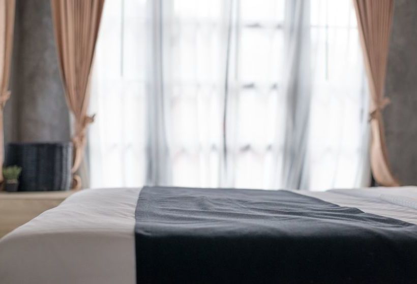 Pension Buffalo Thai Cafe And Bistro 4