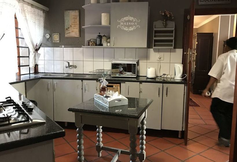 Waterhouse Guest Lodges 295 Indus Street 1