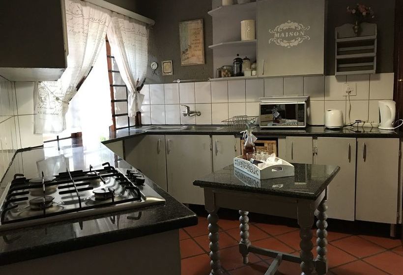 Waterhouse Guest Lodges 295 Indus Street 2