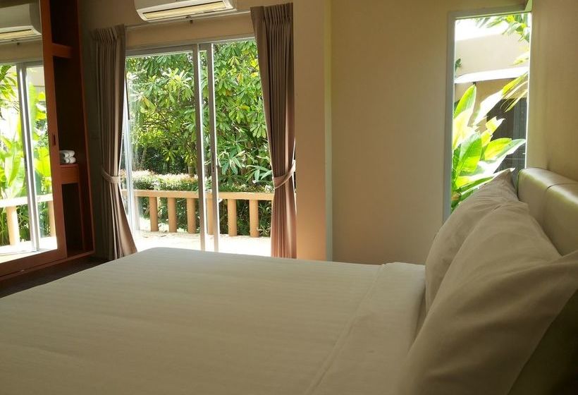 Sakoo Valley Naithon Beach 17