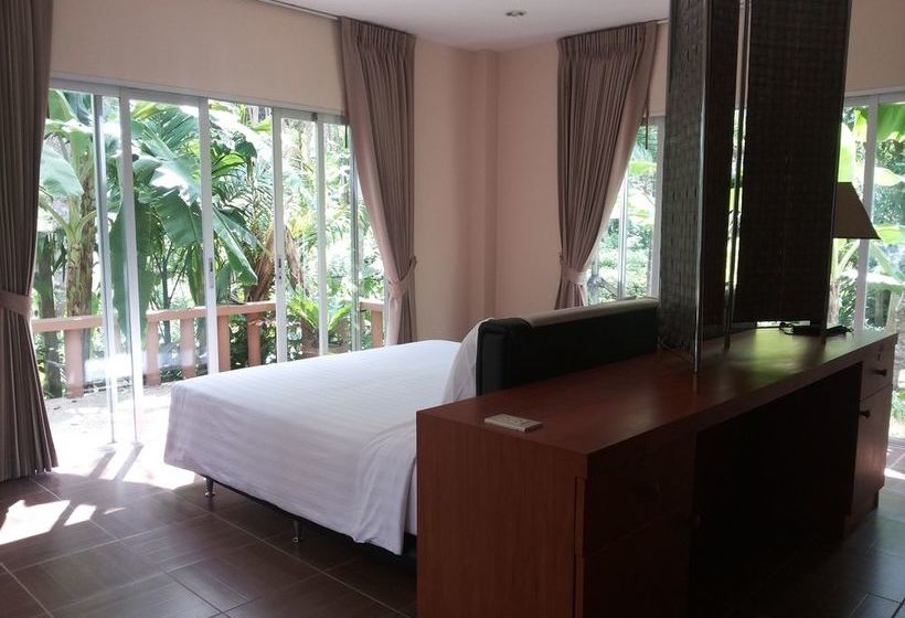 Sakoo Valley Naithon Beach 18