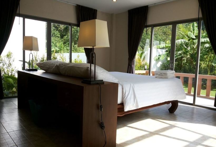 Sakoo Valley Naithon Beach 2