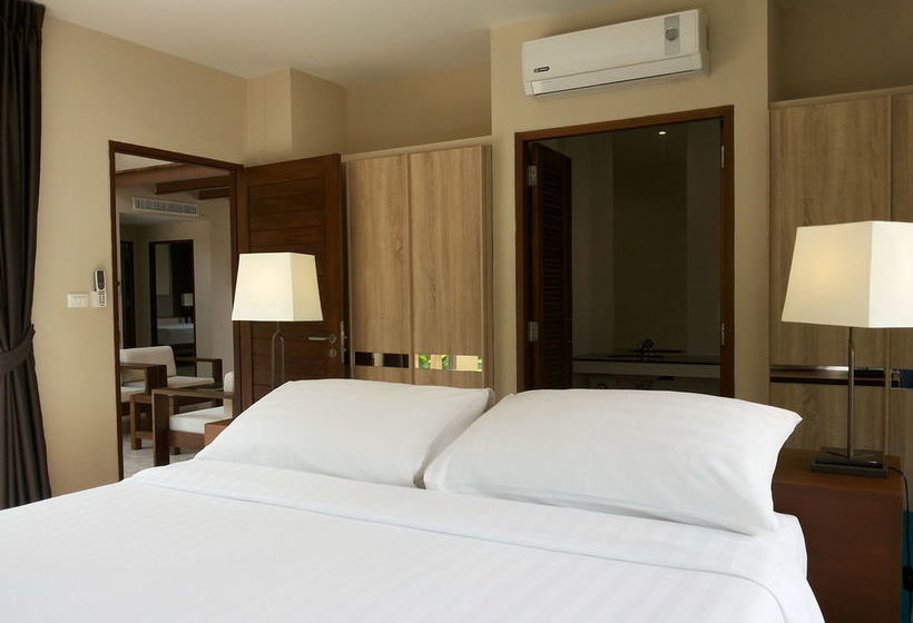 Sakoo Valley Naithon Beach 3