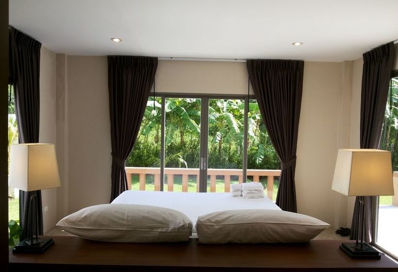 Sakoo Valley Naithon Beach 4