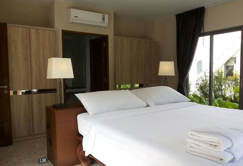 Sakoo Valley Naithon Beach 5