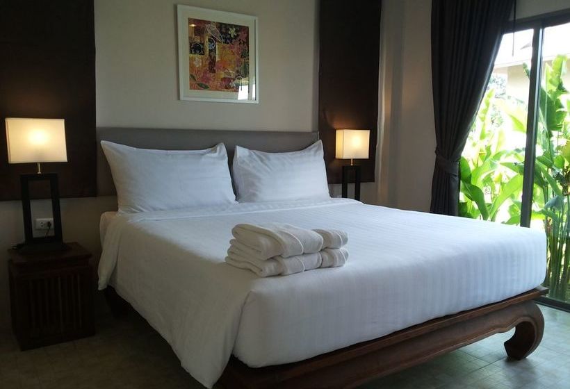 Sakoo Valley Naithon Beach 8