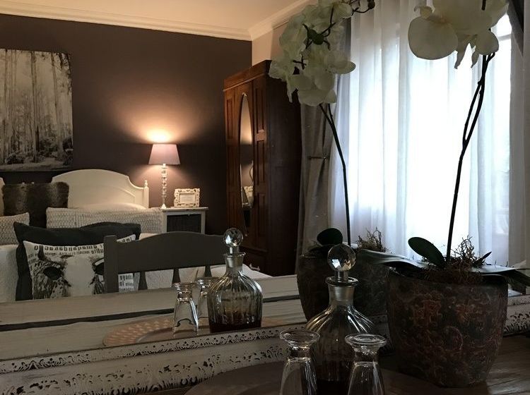 Bed and Breakfast Waterhouse Guest Lodge In Muckleneu 5