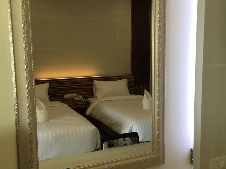 Hotel Chansuda Lake View 17