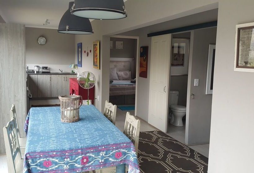 Golden View Luxury Self Catering 13