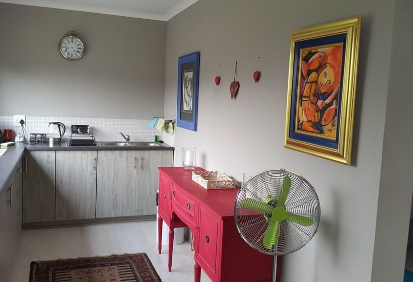 Golden View Luxury Self Catering 17