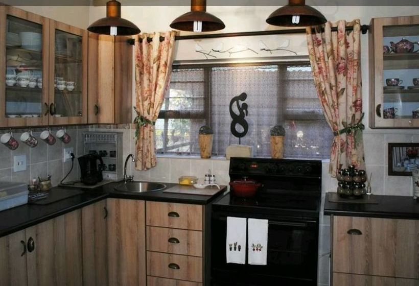 Golden View Luxury Self Catering 19