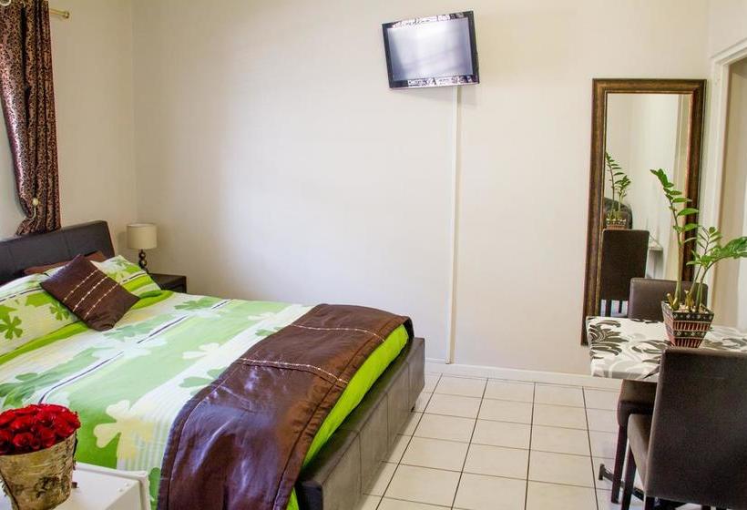 Pensão Shekinah Lodge 20