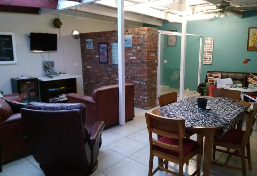 Pensão Shekinah Lodge 8