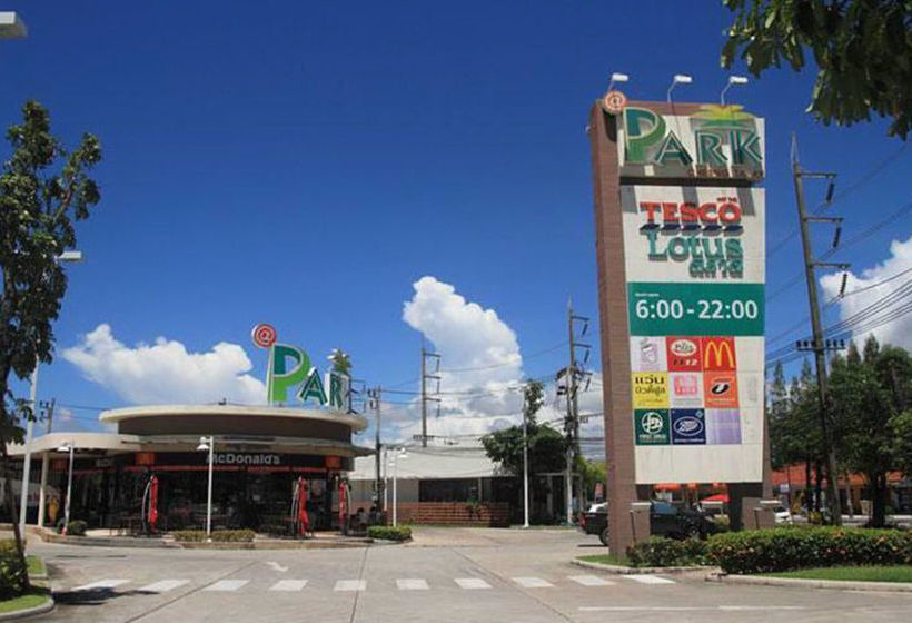 Hotel Surin Beach Rooms 10