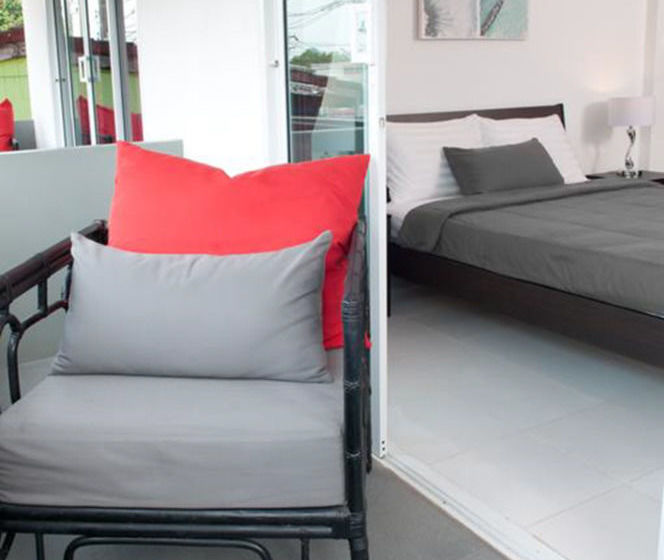 Hotel Surin Beach Rooms 11