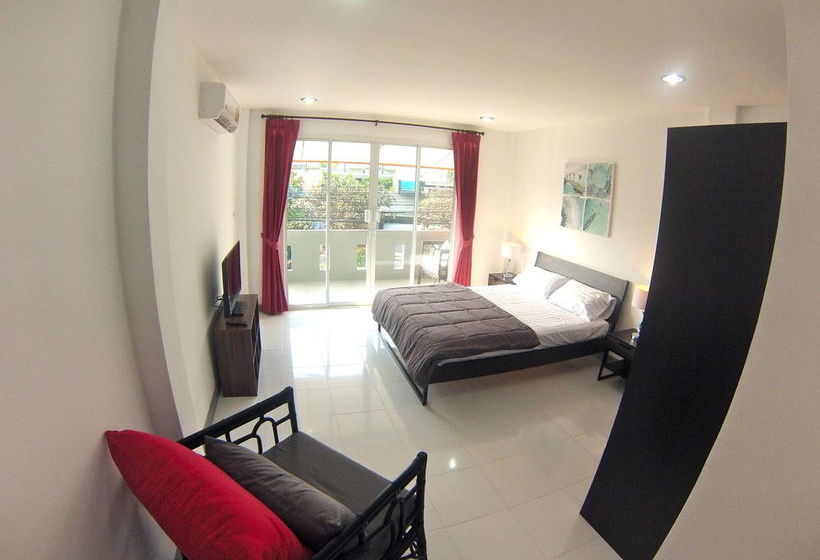 Hotel Surin Beach Rooms 4