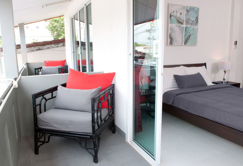 Hotel Surin Beach Rooms 5