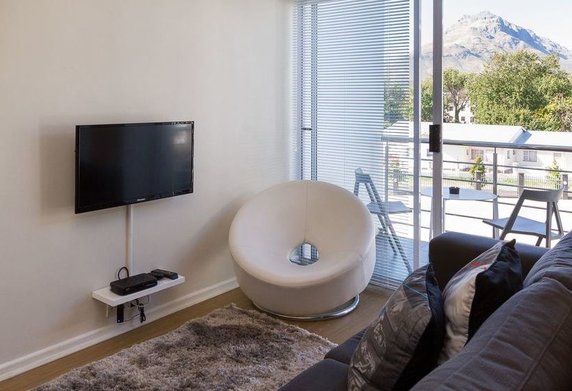 Quiver Tree Self Catering Apartments 11