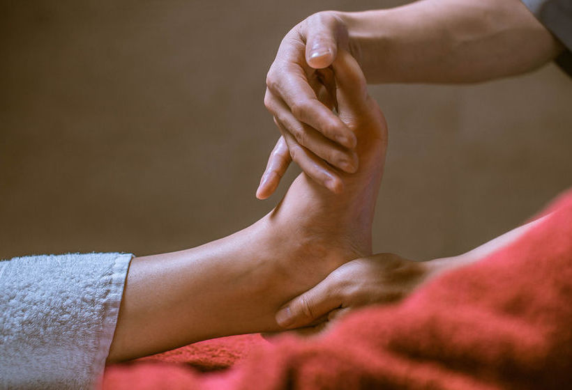 Resort Kailas Center Of Tibetan Medicine 17