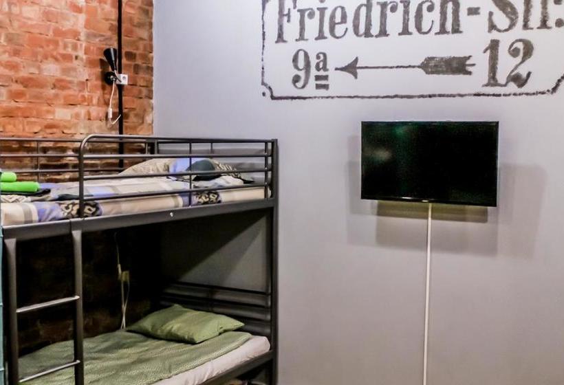 Amalienau Hostel & Apartments 13